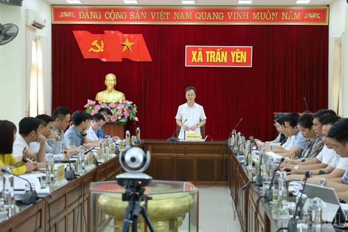 Phó Chủ tịch UBND tỉnh Nguyễn Thành Sinh làm việc với một số xã về giải ngân vốn đầu tư công và thu ngân sách