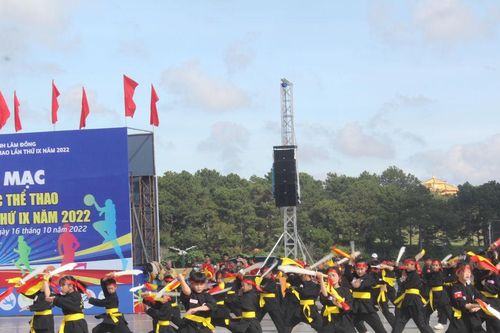 Nâng cao thể lực, tầm vóc cho thế hệ trẻ