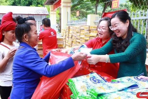 Chương trình Chợ nhân đạo tại xã Pắc Ngà