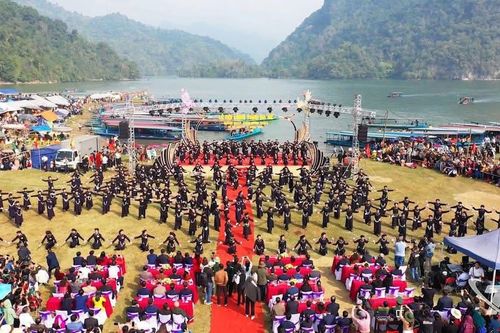 Kết hợp văn hóa phi vật thể với phát triển du lịch