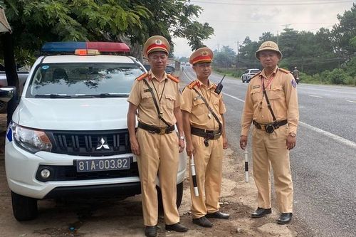 CSGT Gia Lai dẫn đường, hỗ trợ thai phụ vỡ ối kịp thời đến bệnh viện