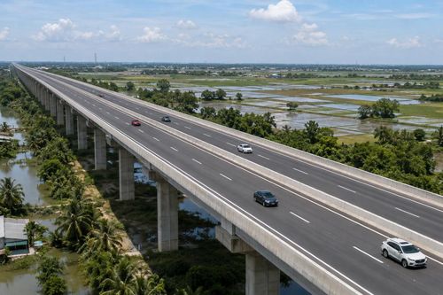 Đánh giá giải pháp xây dựng đường cao tốc trên cầu cạn khu vực Đồng bằng sông Cửu Long