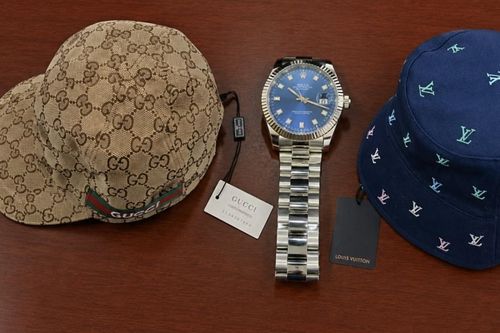Hải quan phát hiện 5.090 sản phẩm giả mạo Gucci, Chanel, Louis Vuitton trong container quá cảnh