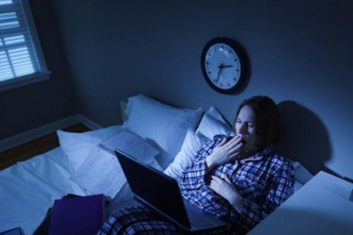 Thức khuya, ngủ ít ảnh hưởng thế nào đến thần kinh ?
