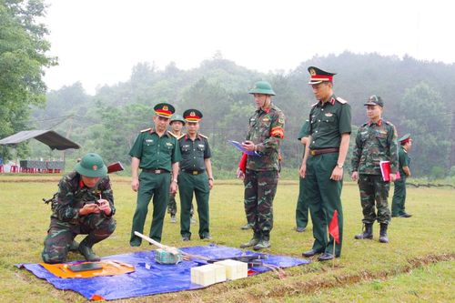 Quân khu 1 kiểm tra kết quả xây dựng đơn vị vững mạnh toàn diện 'Mẫu mực, tiêu biểu' quý I/2026