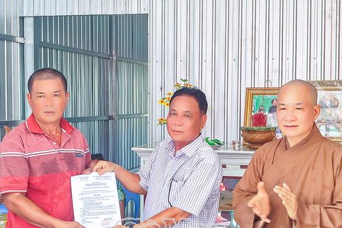 Trao 2 căn nhà tình thương cho hộ khó khăn ở xã Khánh Bình
