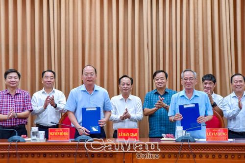 Lễ bàn giao công tác giữa Đoàn đại biểu Quốc hội Khóa XV và Khóa XVI