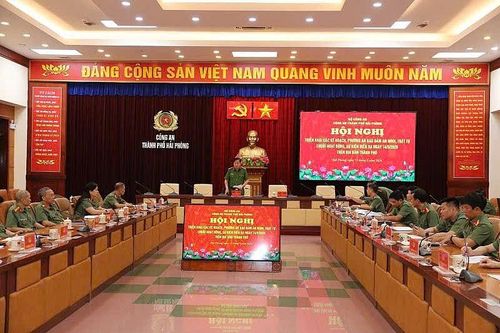 Hải Phòng rực sáng trong đêm Gala nghệ thuật 'Tổ quốc bình yên'