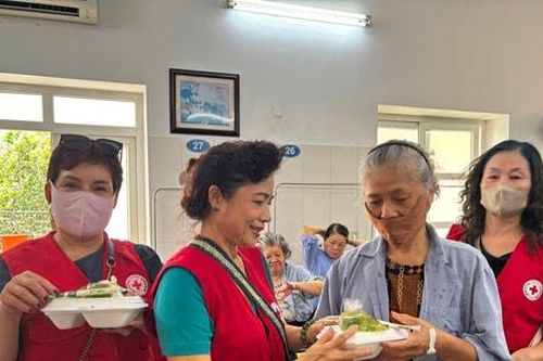 Lan tỏa tinh thần 'tương thân tương ái' trong Tháng Nhân đạo năm 2026