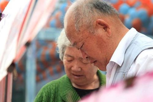 Tôi từng nghĩ nghỉ hưu sống cùng con cháu là hạnh phúc, cho đến ngày phải bán nhà về ở cùng con trai