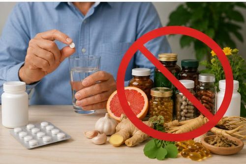 Người đang dùng thuốc chống đông (làm loãng máu) cần tránh 11 loại thực phẩm chức năng này