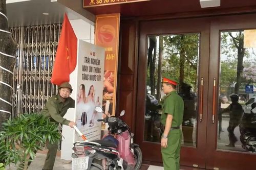 Công an xã Đông Anh quyết liệt xử lý vi phạm trật tự đô thị