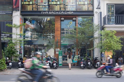Doanh thu chia ba, chi phí tăng 130% làm khó loạt nhà sách TP.HCM