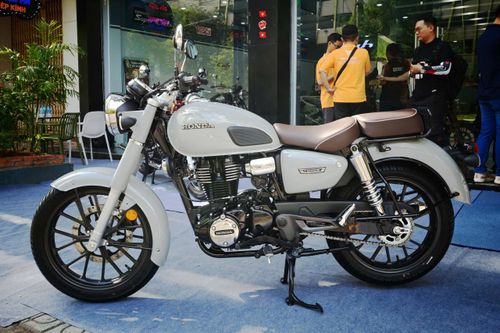 Cận cảnh Honda CB350C vừa đến Việt Nam, giá từ 185 triệu đồng
