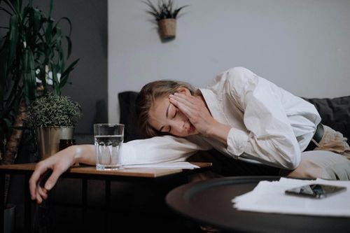 Thức dậy thấy 5 dấu hiệu này, coi chừng đột quỵ xảy ra trong lúc ngủ