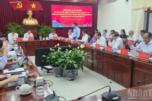Đoàn khảo sát của Trung ương làm việc với Ban thường vụ Thành ủy Cần Thơ