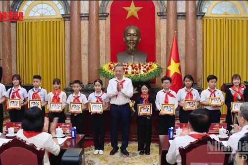 [Video] Tổng Bí thư, Chủ tịch nước Tô Lâm: Thiếu niên, nhi đồng phấn đấu hôm nay là đội viên tốt, mai sau là công dân tốt của đất nước