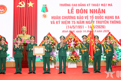 Trường Cao đẳng Kỹ thuật mật mã đón nhận Huân chương Bảo vệ Tổ quốc hạng Ba