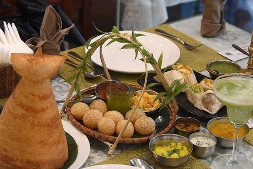 Hương vị Ấn Độ giữa lòng Hà Nội: Khi món ăn chinh phục thực khách Việt