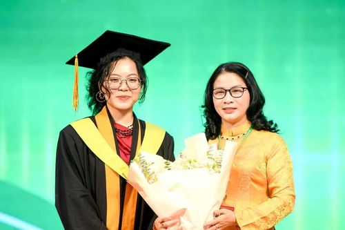 Nữ sinh ngành Thú y kể hành trình trưởng thành trong Lễ Tốt nghiệp