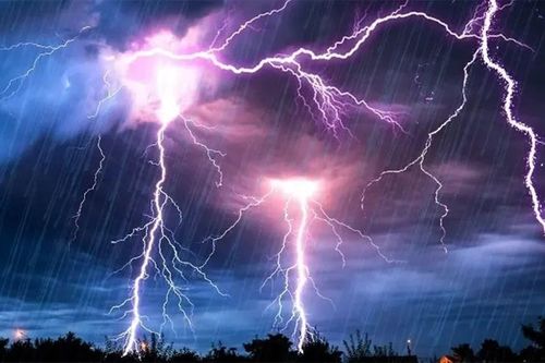 Quảng Ngãi: Liên tiếp xảy ra 2 vụ sét đánh khiến 2 người tử vong