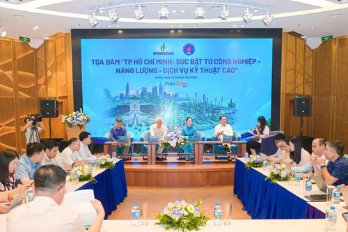 Chuyên gia khuyến nghị TPHCM đột phá lĩnh vực công nghiệp công nghệ cao và năng lượng sạch
