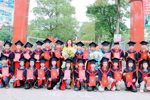 Tăng tính giáo dục trong Lễ Tri ân và trưởng thành cho học sinh Phú Thọ