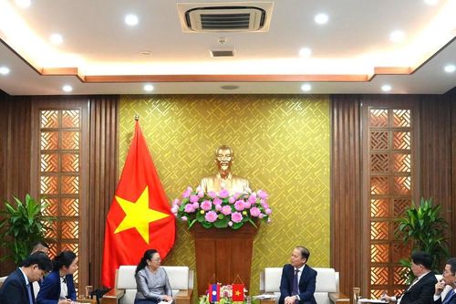 Bộ trưởng Bộ Tư pháp Hoàng Thanh Tùng tiếp Đại sứ đặc mệnh toàn quyền Lào tại Việt Nam