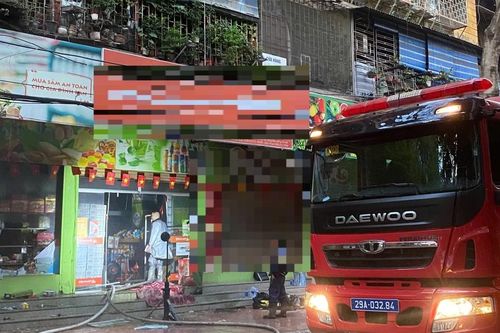 Cháy quầy thu ngân cửa hàng tầng 1 khu tập thể lúc rạng sáng