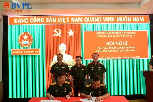 Bàn giao nhiệm vụ Viện trưởng VKSQS Quân khu 7