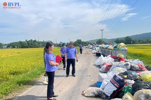 VKSND khu vực 9, tỉnh Thanh Hóa kiến nghị xử lý tình trạng tập kết rác trái quy định trên Quốc lộ