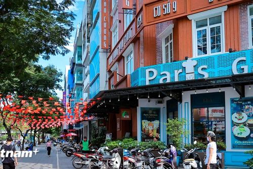 Diện mạo mới trên các tuyến phố của Thủ đô khi vỉa hè sạch đẹp, ngăn nắp