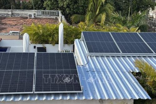 Cuba thúc đẩy cách mạng năng lượng tái tạo khi Mỹ chặn nguồn cung nhiên liệu
