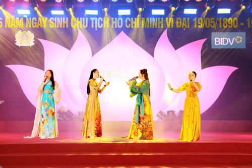 Chương trình nghệ thuật 'Giai điệu Tháng 5' kỷ niệm 136 năm ngày sinh Chủ tịch Hồ Chí Minh