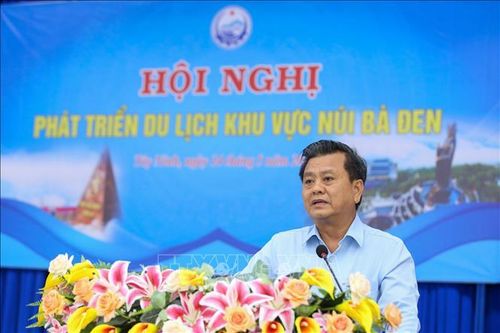 Tìm lời giải phát triển du lịch cộng đồng ven chân núi Bà Đen