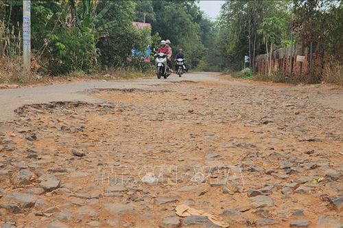 Đồng Nai sớm khắc phục tuyến đường hư hỏng kéo dài mất an toàn giao thông