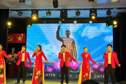 Lan tỏa giá trị tư tưởng Hồ Chí Minh đến thế hệ trẻ qua văn học