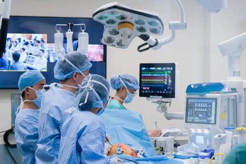 Truyền hình trực tiếp phẫu thuật cắt dạ dày bằng robot