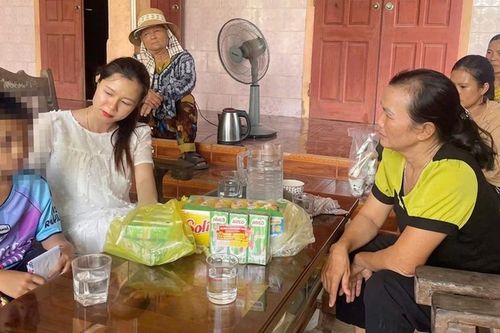 Hoàn cảnh éo le của bé trai nghi bị mẹ kế bạo hành nhiều lần ở Nghệ An