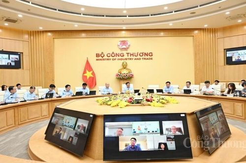 Bộ trưởng Lê Mạnh Hùng làm việc với Cục Xúc tiến thương mại