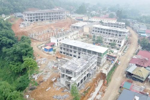Trên công trường dự án Trường nội trú liên cấp TH&THCS Yên Khương