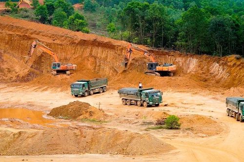 Nghệ An phê duyệt 11 mỏ đất, cát phục vụ thi công cao tốc Vinh - Thanh Thủy