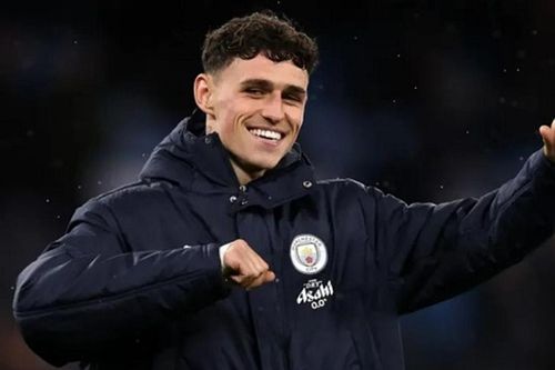 Phil Foden tỏa sáng với cú đúp kiến tạo giúp Man City áp sát ngôi đầu Ngoại hạng Anh