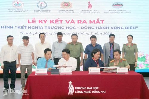 Mô hình Kết nghĩa trường học - Ðồng hành vùng biên