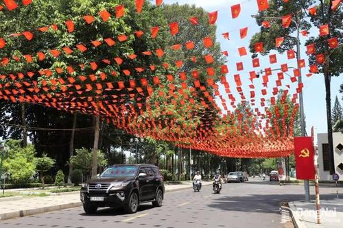 Tiếp tục đẩy mạnh tuyên truyền, chào mừng sự kiện thành lập thành phố Đồng Nai