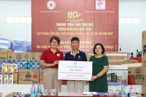 Trung tâm Bảo trợ xã hội và Công tác xã hội tỉnh Khánh Hòa tiếp nhận quà tặng trị giá hơn 333 triệu đồng