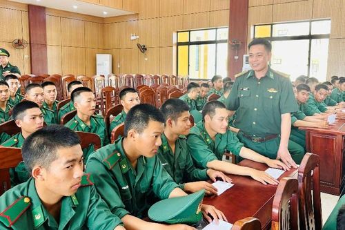 Bộ đội Biên phòng Lai Châu gặp mặt chiến sĩ mới