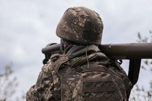 Tên lửa phòng không vác vai FN-16 của Trung Quốc bất ngờ xuất hiện tại Ukraine