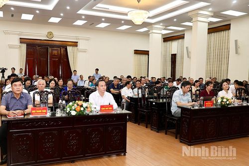 Tuyên truyền thực hiện nếp sống văn minh trong việc cưới, việc tang và lễ hội; nhận diện hiện tượng tín ngưỡng, tôn giáo mới