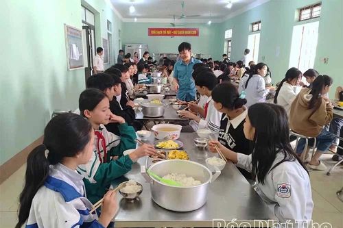 Tăng cường kiểm soát an toàn thực phẩm vì sức khỏe cộng đồng